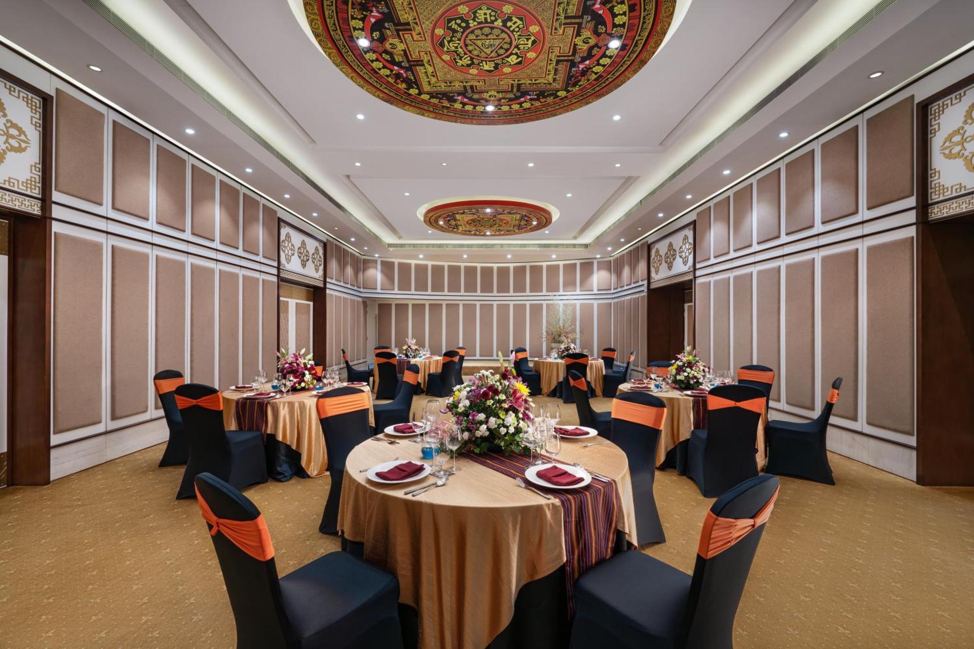Yarkay Thimphu - Ihcl Seleqtions Hotell Exteriör bild